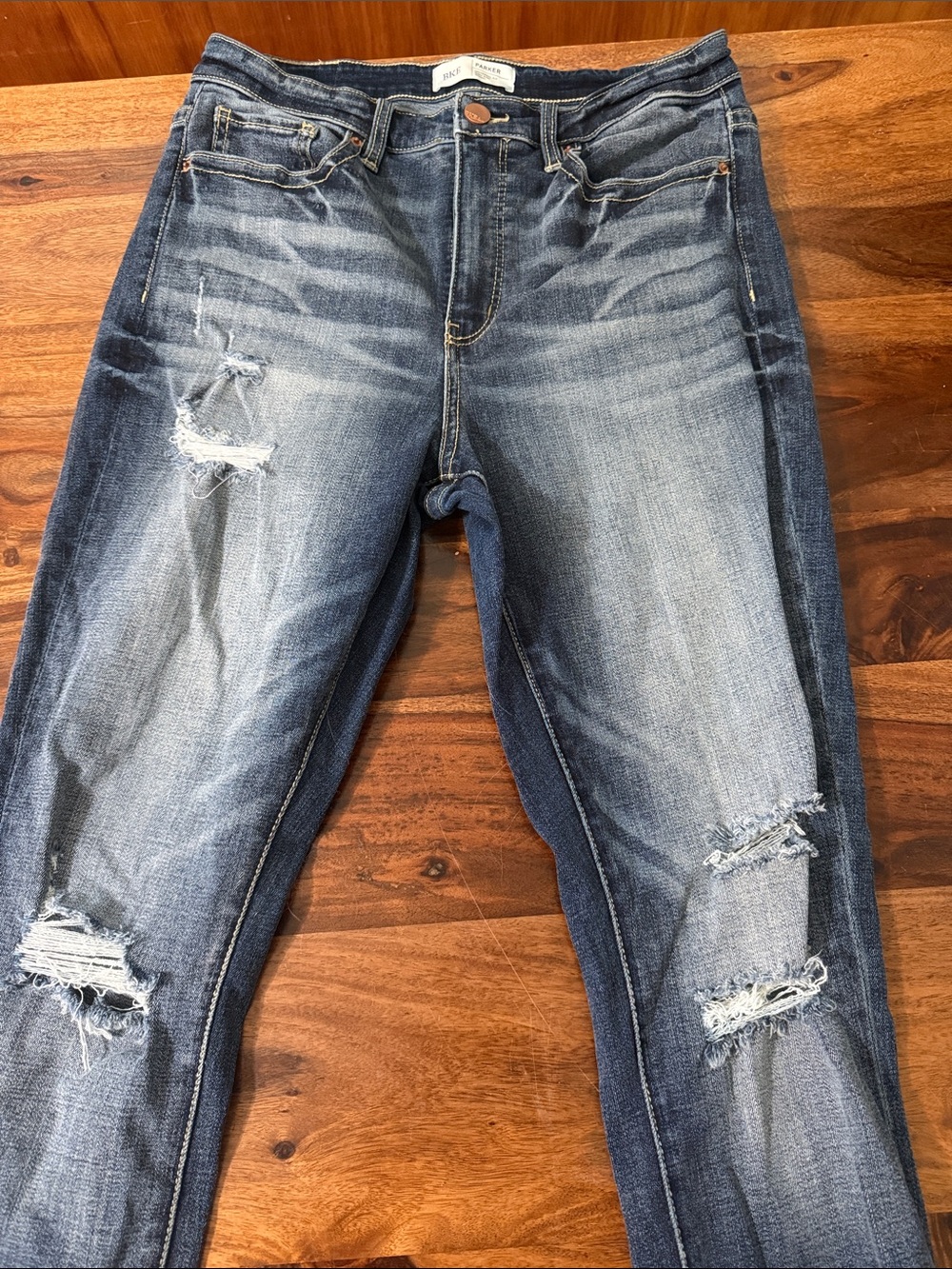 Women's Distressed Skinny Jeans in Blue Wash